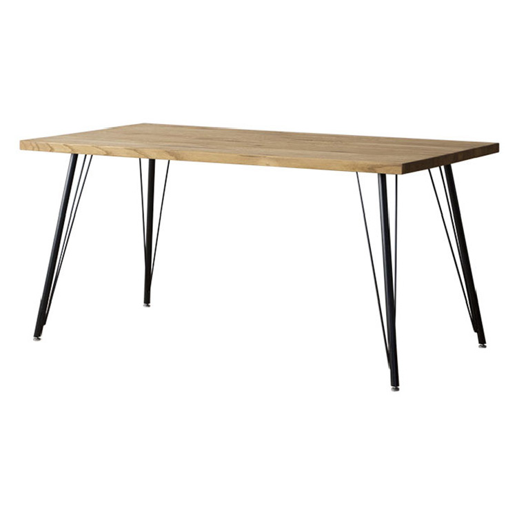風合いの異なる素材を組み合わせたシンプルなテーブル