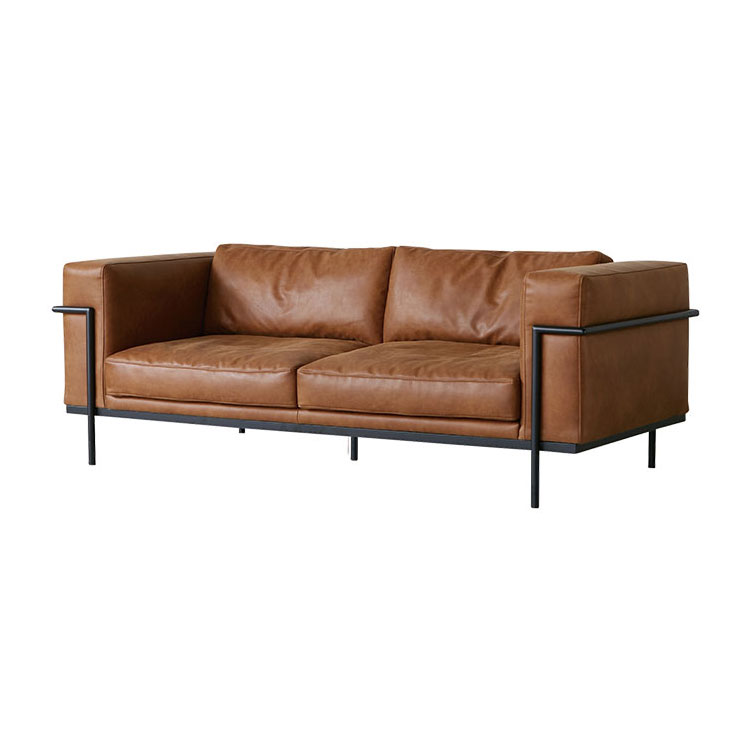 洗練されたモダンデザインのソファ。