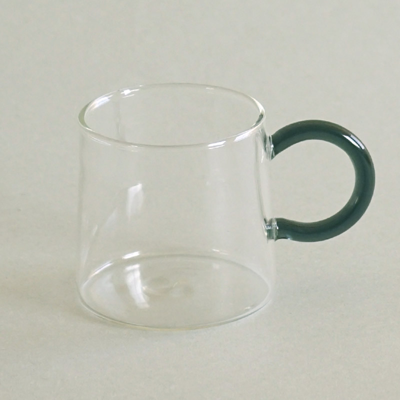 スコン グラスマグリングは持ち手付きの耐熱ガラス製カップ。