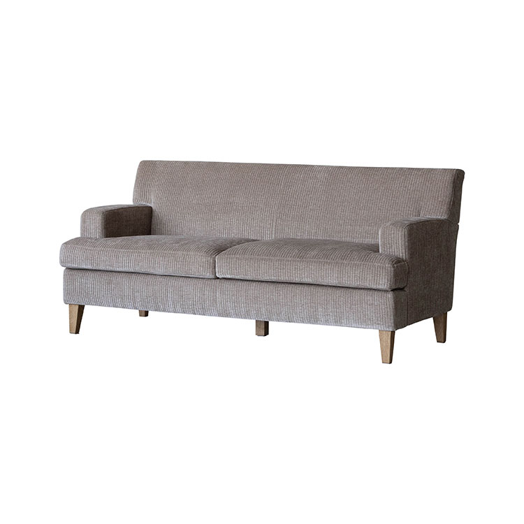 飽きのこないスタンダードなデザインのソファ。