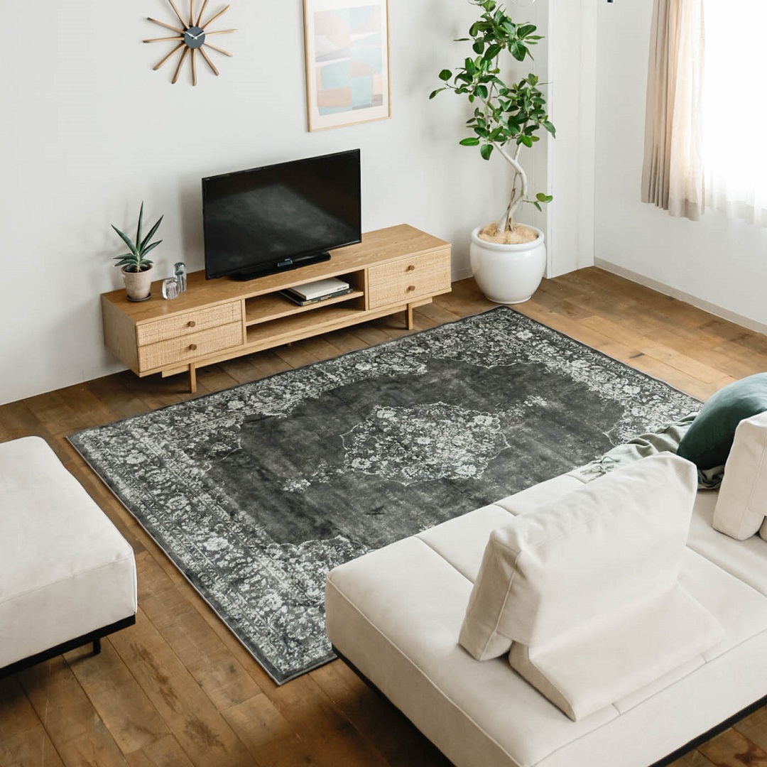 195×250cmは床に座ってゆったり過ごすことが多い方におすすめ。