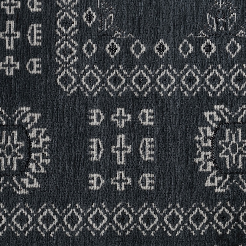 ゴブラン織りという技法で作られており、細かい柄の強弱を繊細に表現。