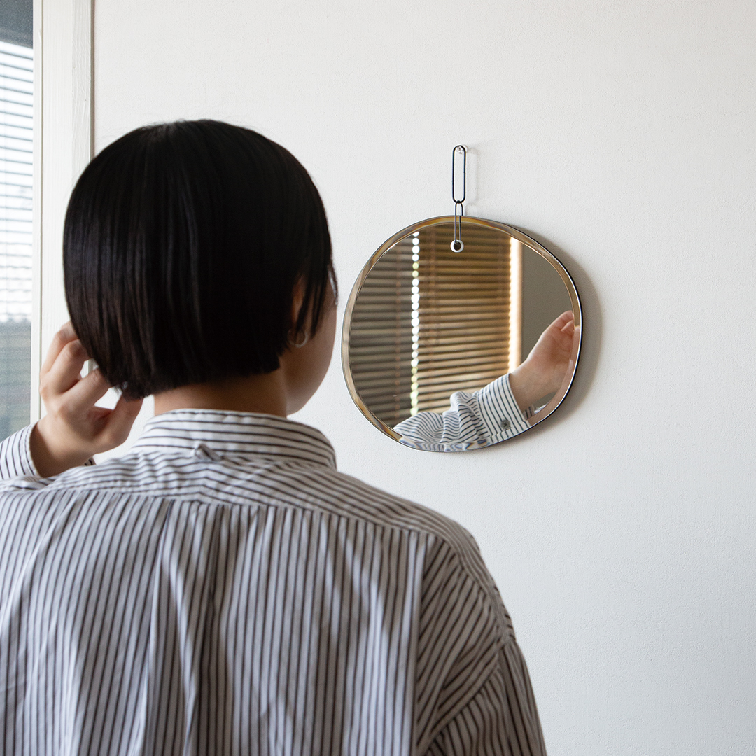 リビングの一角や、玄関・トイレなどちょっとしたスペースにちょうど良いサイズ。